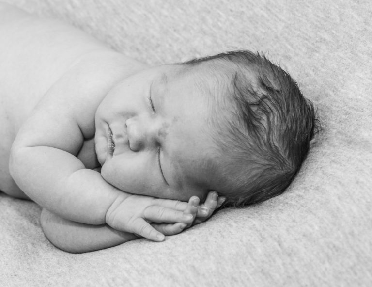 natural-lifestyle-newborn-portrait-2